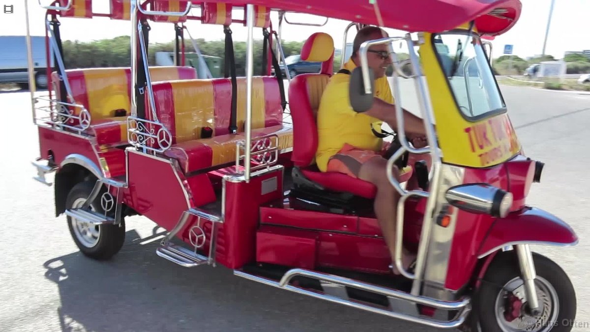 tuktuk.jpg