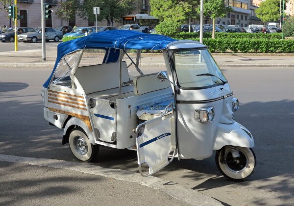 Ape Calessino Ape Calessino A modern Ape for fun people transport!